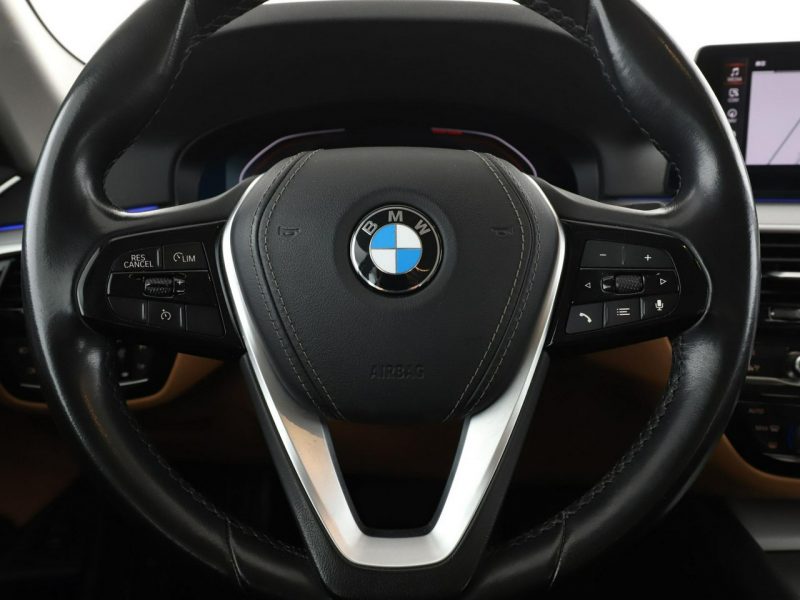 BMW 520 4x4 automat full LED skóra navi kamera i czujniki parkowania el. stero G30/G31 (2017-2023)