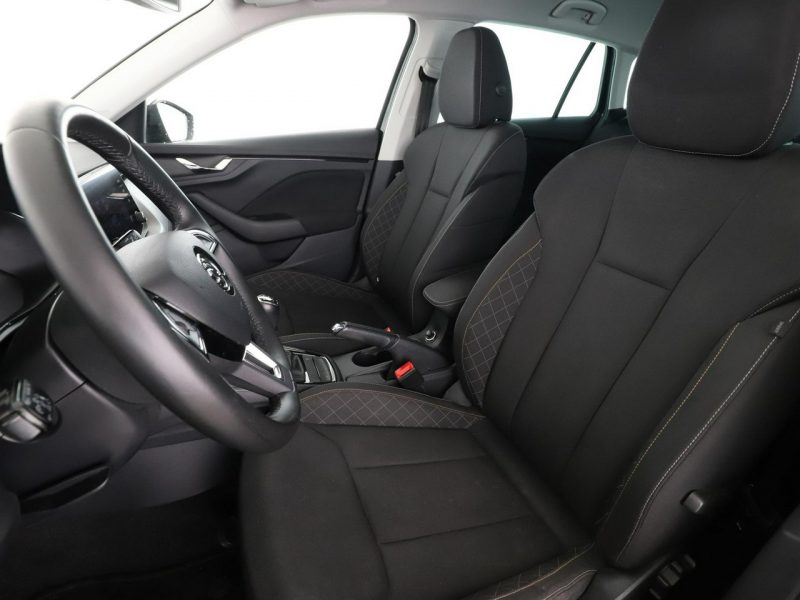 Škoda Scala 1.0 TSI Benzyna Climatronic Elektryka Asystenci Bluetooth LED PDC