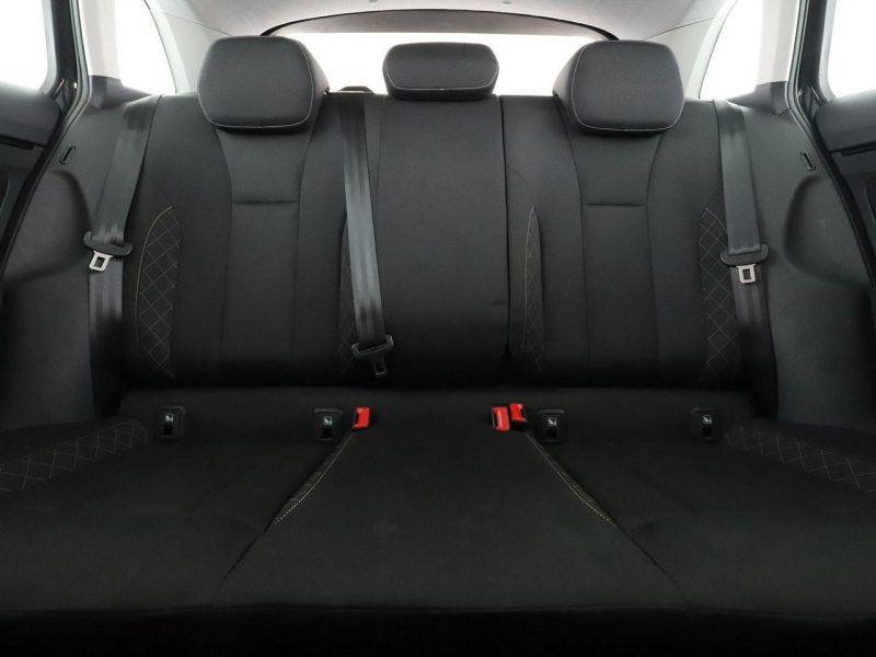 Škoda Scala 1.0 TSI Benzyna Climatronic Elektryka Asystenci Bluetooth LED PDC