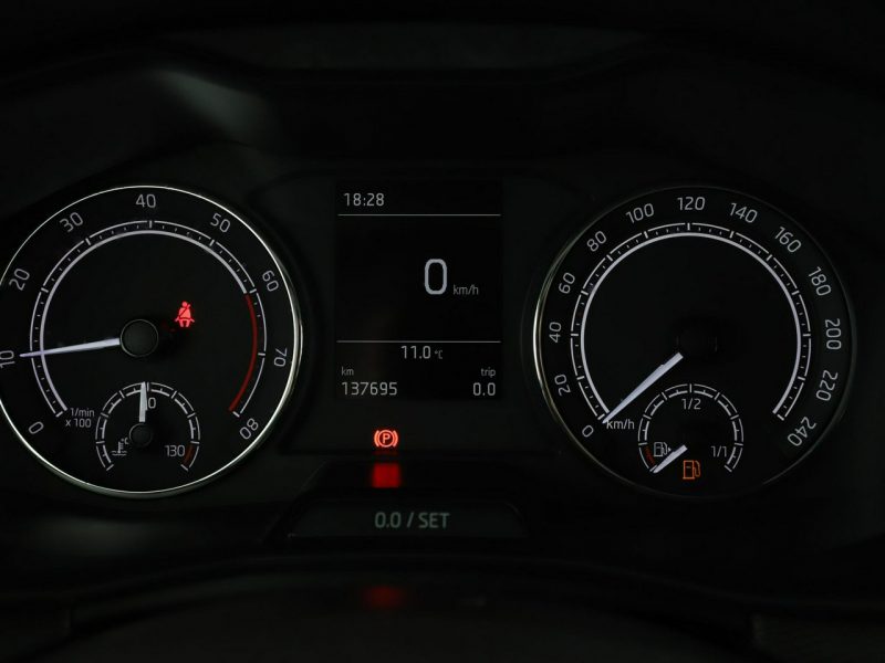 Škoda Scala 1.0 TSI Benzyna Climatronic Elektryka Asystenci Bluetooth LED PDC