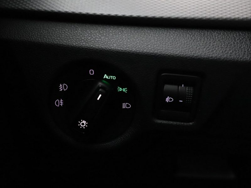 Škoda Scala 1.0 TSI Benzyna Climatronic Elektryka Asystenci Bluetooth LED PDC