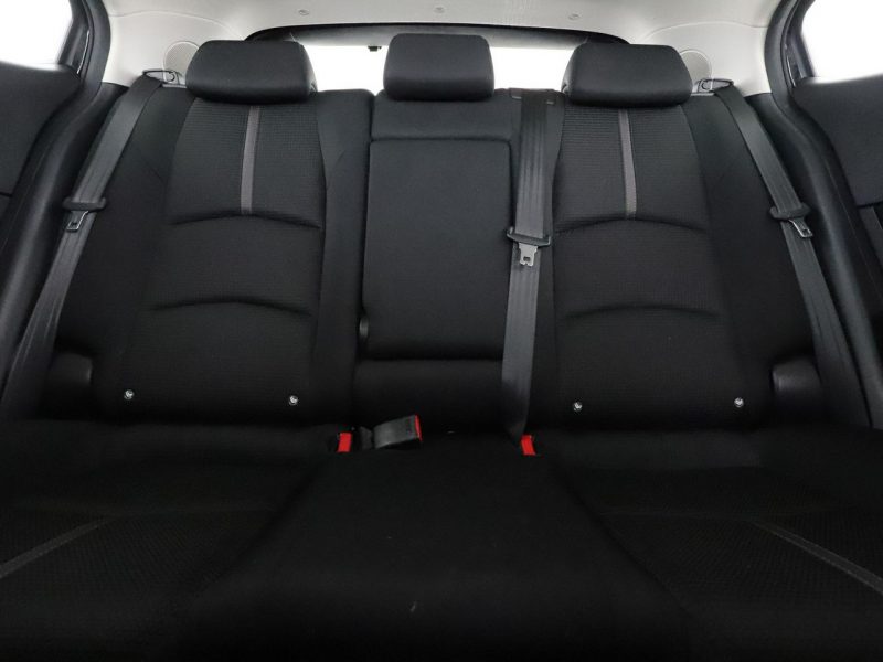 Mazda 3 Automat navi kamera i czujniki parkowania klima auto grzane fotele III (2013-)
