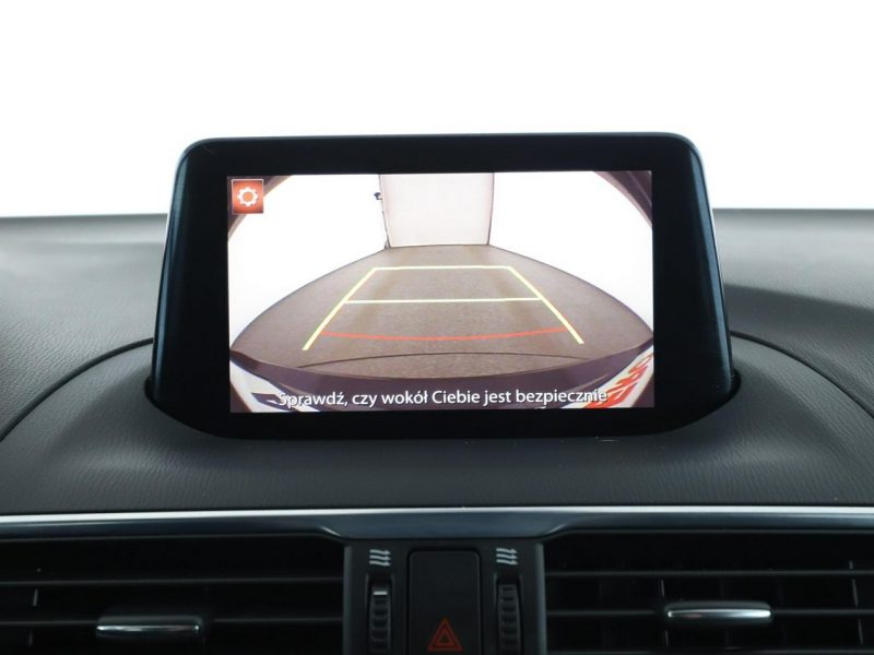 Mazda 3 Automat navi kamera i czujniki parkowania klima auto grzane fotele III (2013-)