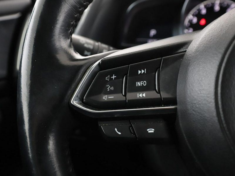 Mazda 3 Automat navi kamera i czujniki parkowania klima auto grzane fotele III (2013-)