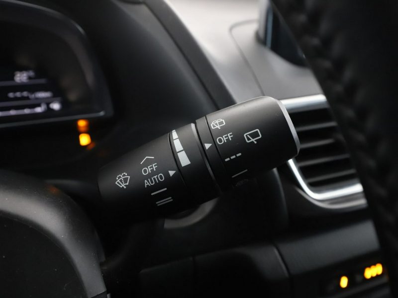 Mazda 3 Automat navi kamera i czujniki parkowania klima auto grzane fotele III (2013-)