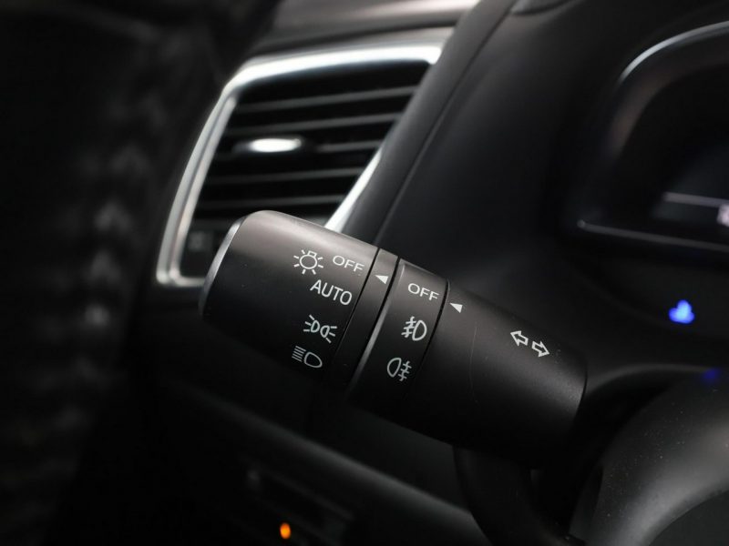 Mazda 3 Automat navi kamera i czujniki parkowania klima auto grzane fotele III (2013-)