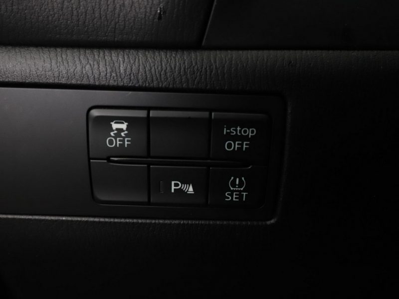Mazda 3 Automat navi kamera i czujniki parkowania klima auto grzane fotele III (2013-)