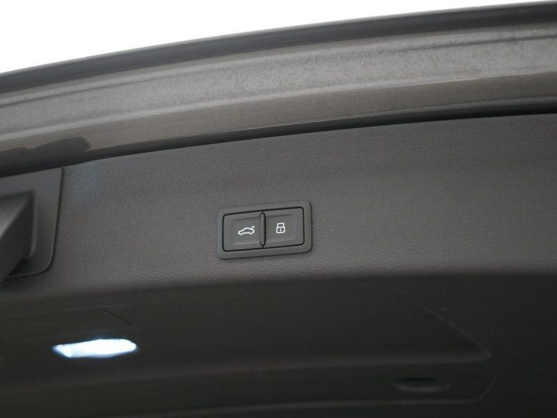 Audi A6 45TFSI Quattro Sline Sport Virtual B&O Matrix ACC Panorama C8 (2018-)