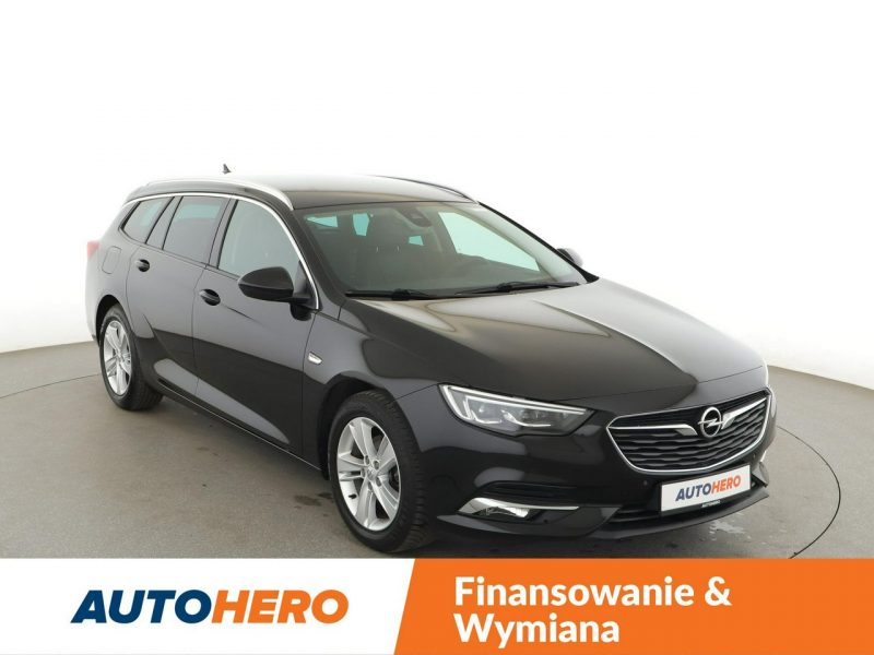 Opel Insignia navi klima auto kamera i czujniki parkowania grzane fotele B (2017-)