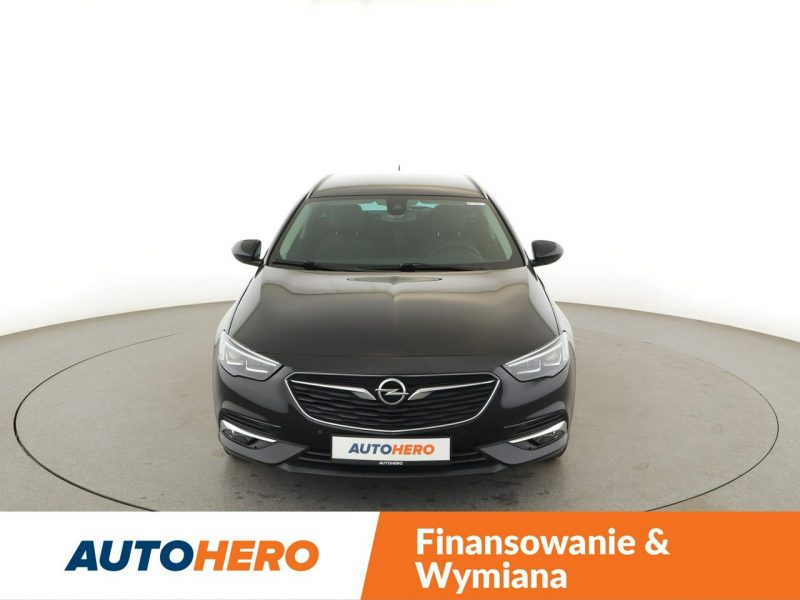 Opel Insignia navi klima auto kamera i czujniki parkowania grzane fotele B (2017-)