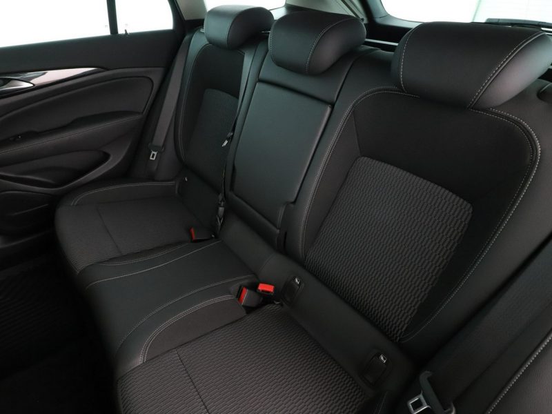 Opel Insignia navi klima auto kamera i czujniki parkowania grzane fotele B (2017-)