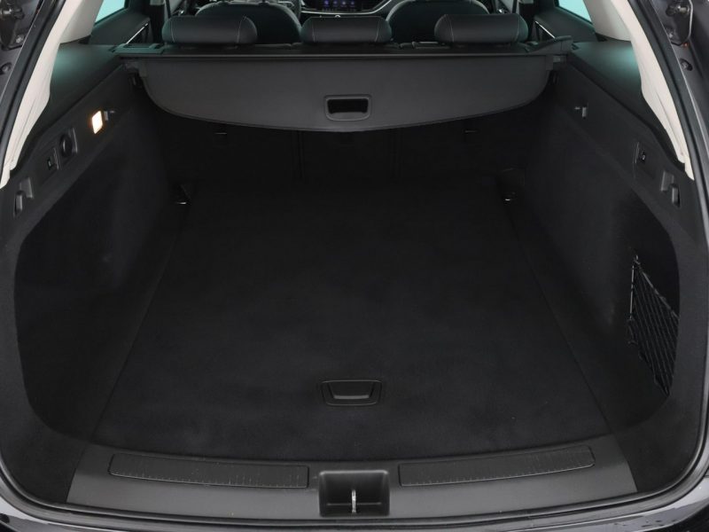 Opel Insignia navi klima auto kamera i czujniki parkowania grzane fotele B (2017-)