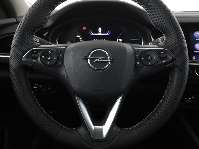 Opel Insignia navi klima auto kamera i czujniki parkowania grzane fotele B (2017-)