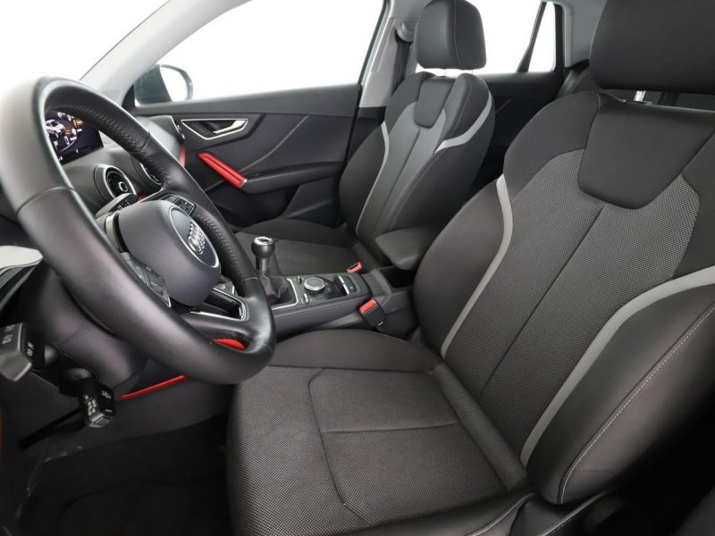 Audi Q2 full LED navi klimatyzacja czujniki parkowania