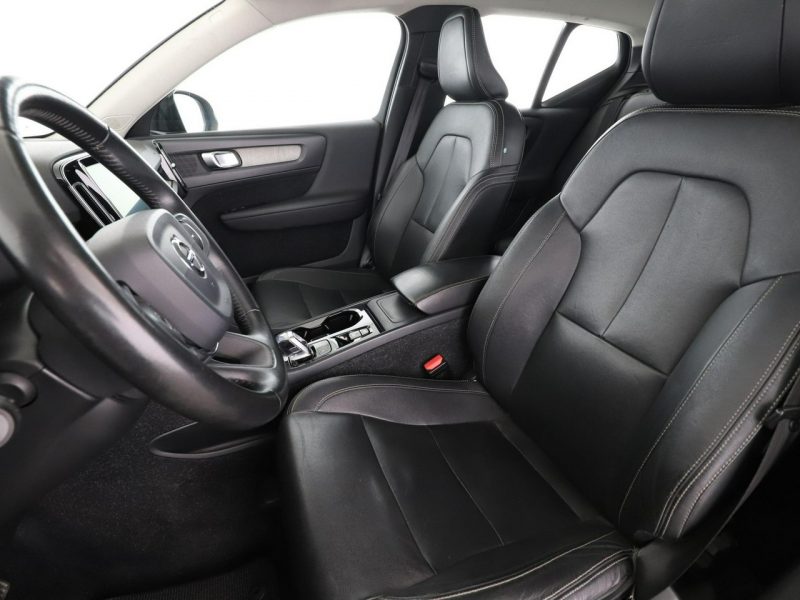 Volvo XC 40 Automat full LED skóra navi kamera i czujniki parkowania