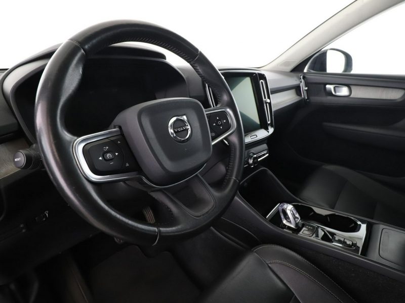 Volvo XC 40 Automat full LED skóra navi kamera i czujniki parkowania