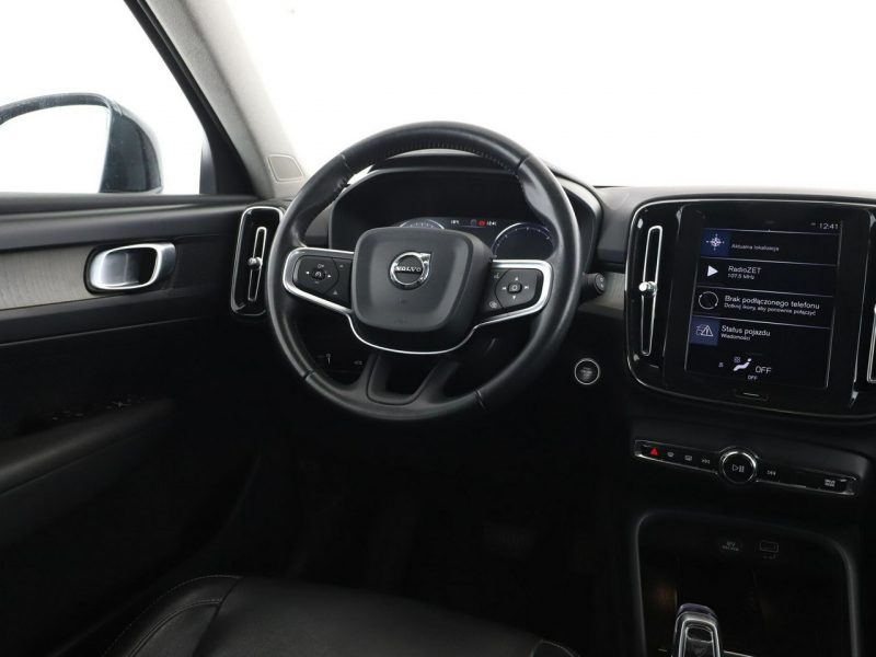 Volvo XC 40 Automat full LED skóra navi kamera i czujniki parkowania