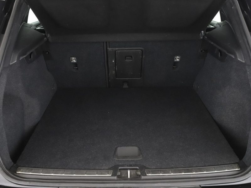 Volvo XC 40 Automat full LED skóra navi kamera i czujniki parkowania