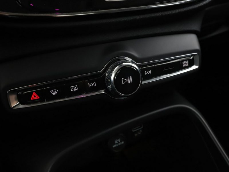 Volvo XC 40 Automat full LED skóra navi kamera i czujniki parkowania