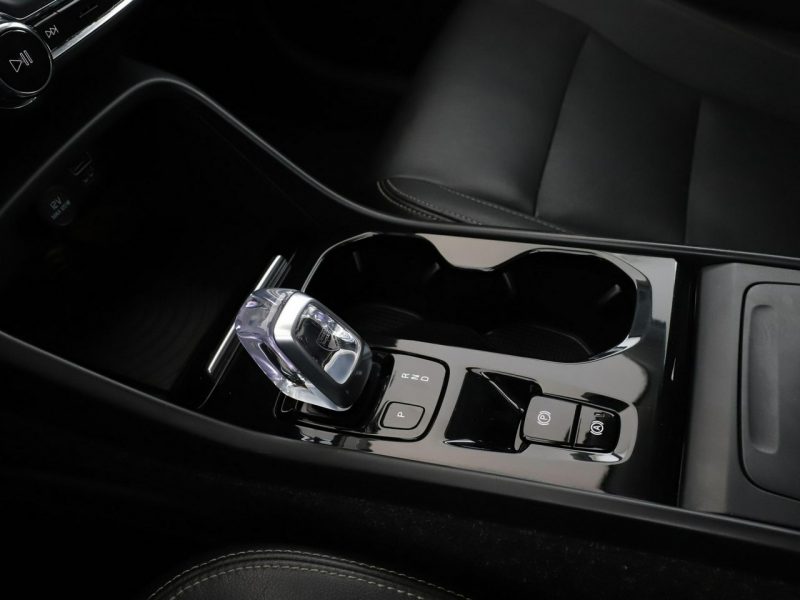 Volvo XC 40 Automat full LED skóra navi kamera i czujniki parkowania