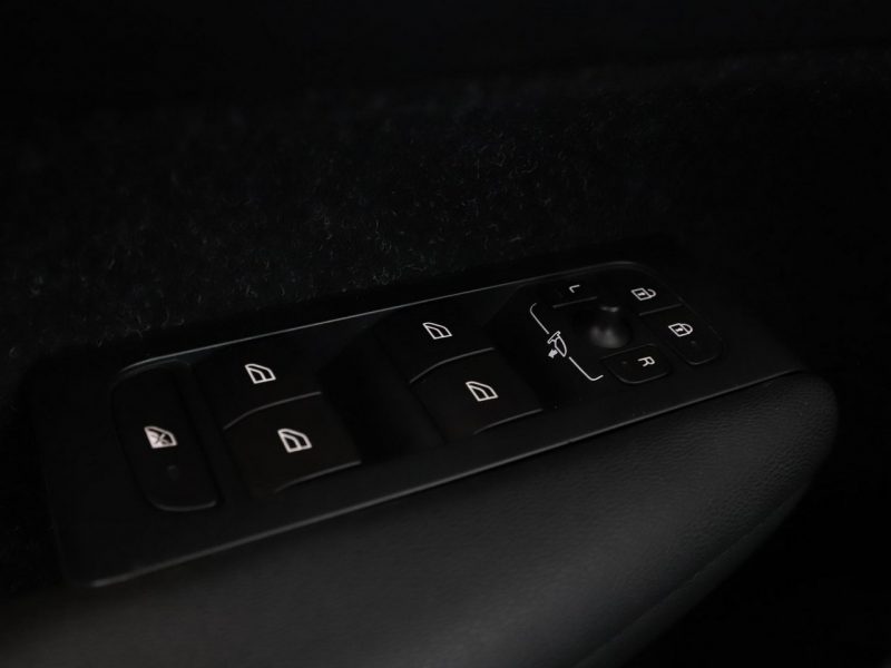 Volvo XC 40 Automat full LED skóra navi kamera i czujniki parkowania