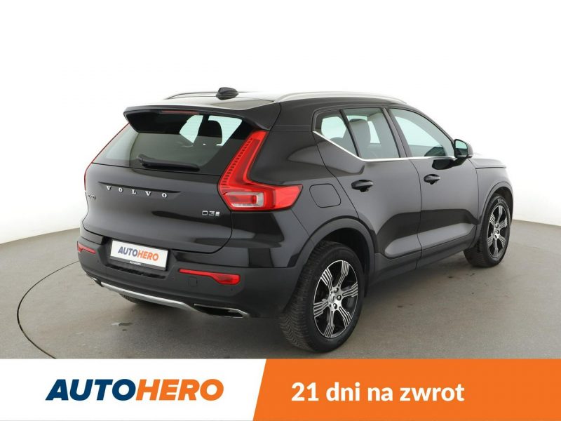 Volvo XC 40 Automat full LED skóra navi kamera i czujniki parkowania