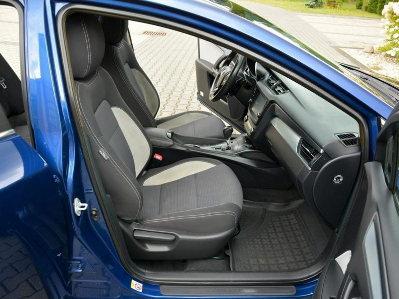 Toyota Avensis 1.8 VVT-i(147KM) Xenon Ledy Navi Kamera Grzane Fotele z Niemiec III (2009-)