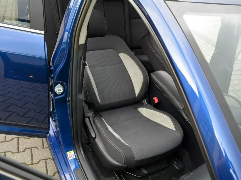 Toyota Avensis 1.8 VVT-i(147KM) Xenon Ledy Navi Kamera Grzane Fotele z Niemiec III (2009-)