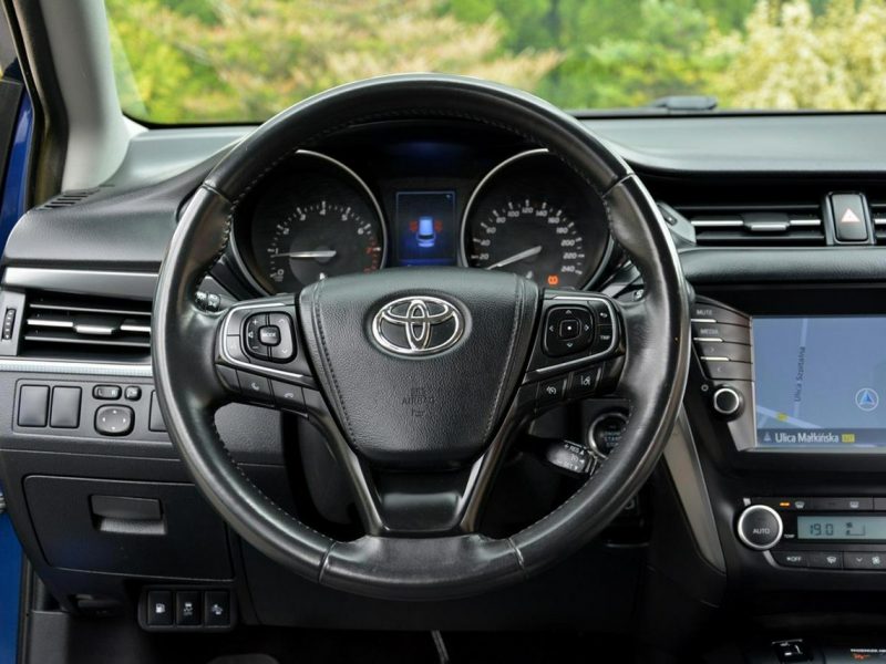 Toyota Avensis 1.8 VVT-i(147KM) Xenon Ledy Navi Kamera Grzane Fotele z Niemiec III (2009-)