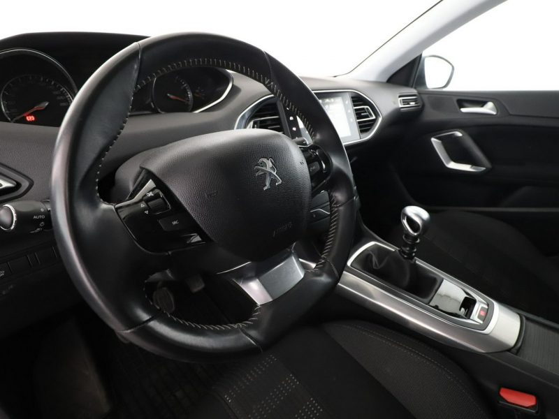 Peugeot 308 Allure navi kamera niski przebieg klima-auto ACC FullLED T9 (2014-2021)