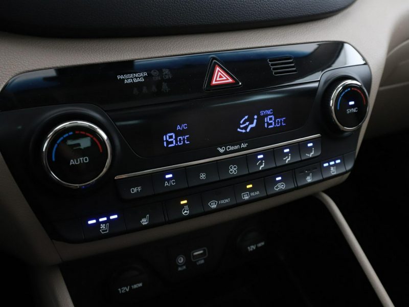 Hyundai Tucson 2.0d Automat 4WD Premium Panorama Grzana Wentylowana Skóra Navi Kamera III (2015-2020)