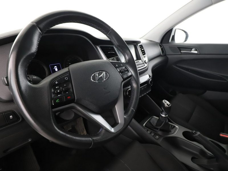 Hyundai Tucson LED grzane fotele klima czujniki parkowania navi bluetooth III (2015-2020)
