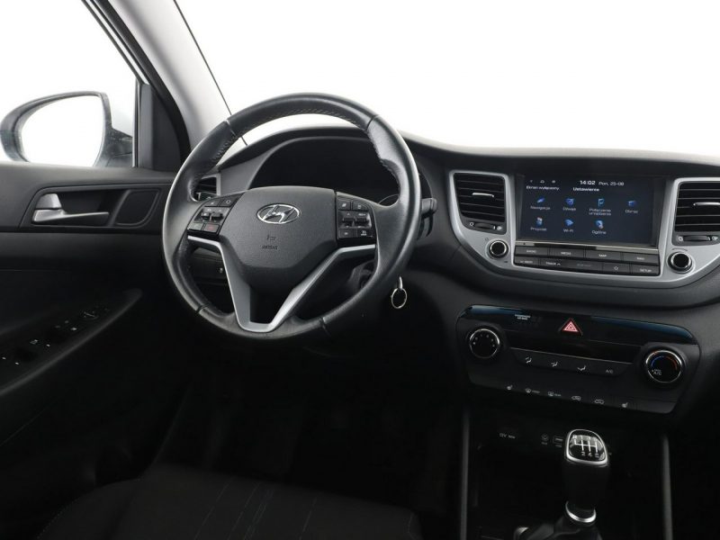Hyundai Tucson LED grzane fotele klima czujniki parkowania navi bluetooth III (2015-2020)