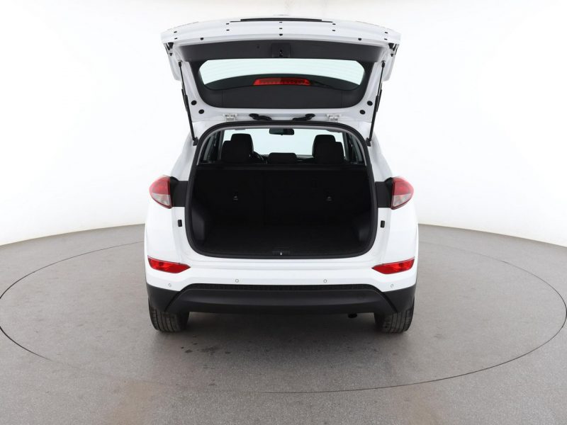 Hyundai Tucson LED grzane fotele klima czujniki parkowania navi bluetooth III (2015-2020)