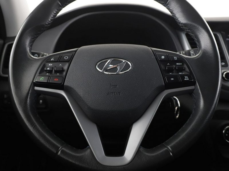 Hyundai Tucson LED grzane fotele klima czujniki parkowania navi bluetooth III (2015-2020)