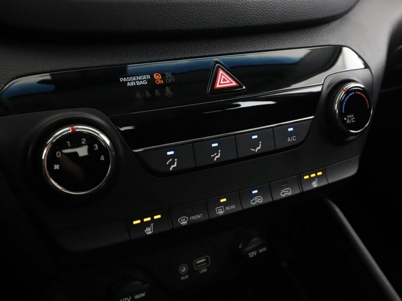 Hyundai Tucson LED grzane fotele klima czujniki parkowania navi bluetooth III (2015-2020)