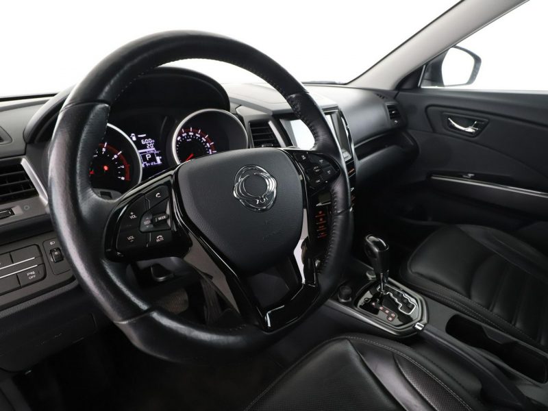 SsangYong XLV automat skóra kamera-PDC grzane fotele hak tempomat