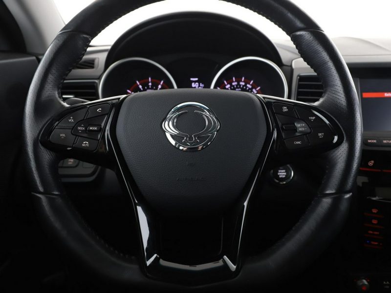 SsangYong XLV automat skóra kamera-PDC grzane fotele hak tempomat