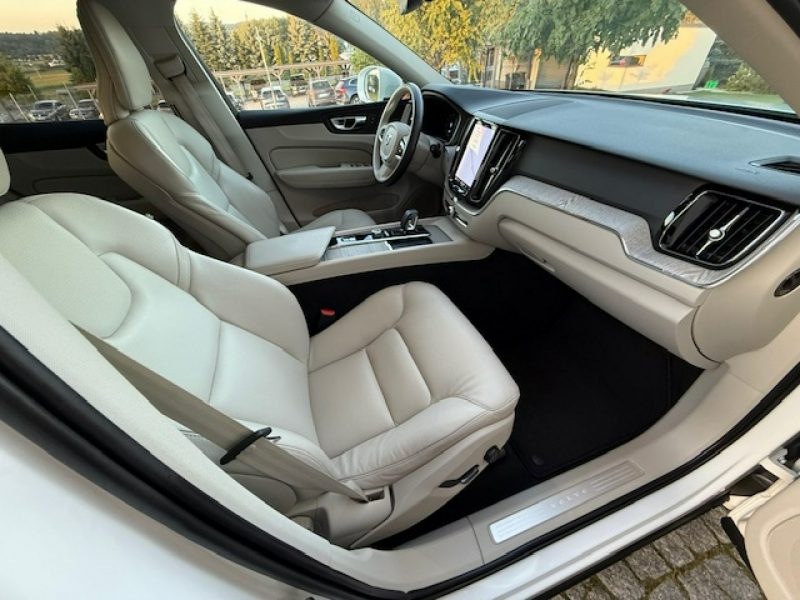 Volvo XC 60 NOWY MODEL, JASNY ŚRODEK, B4 DIESEL, 197PS, SUPER STAN! II (2017-)