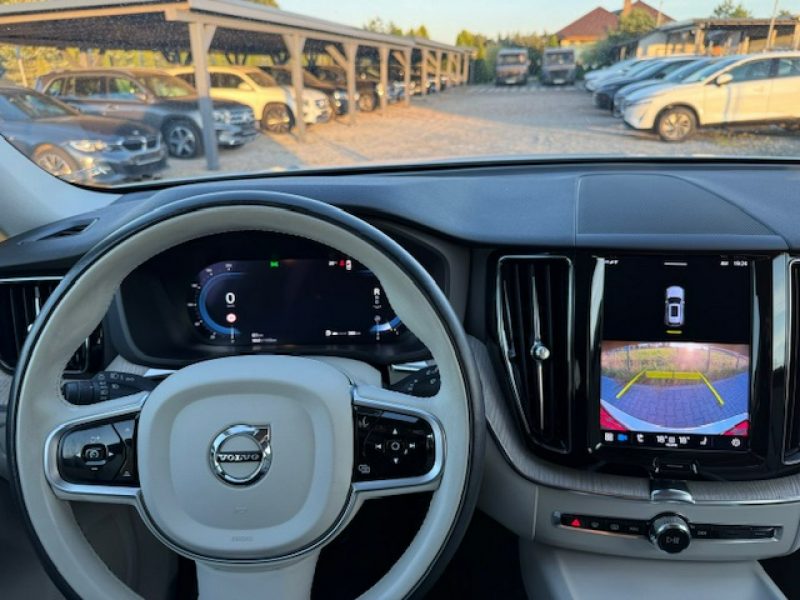 Volvo XC 60 NOWY MODEL, JASNY ŚRODEK, B4 DIESEL, 197PS, SUPER STAN! II (2017-)