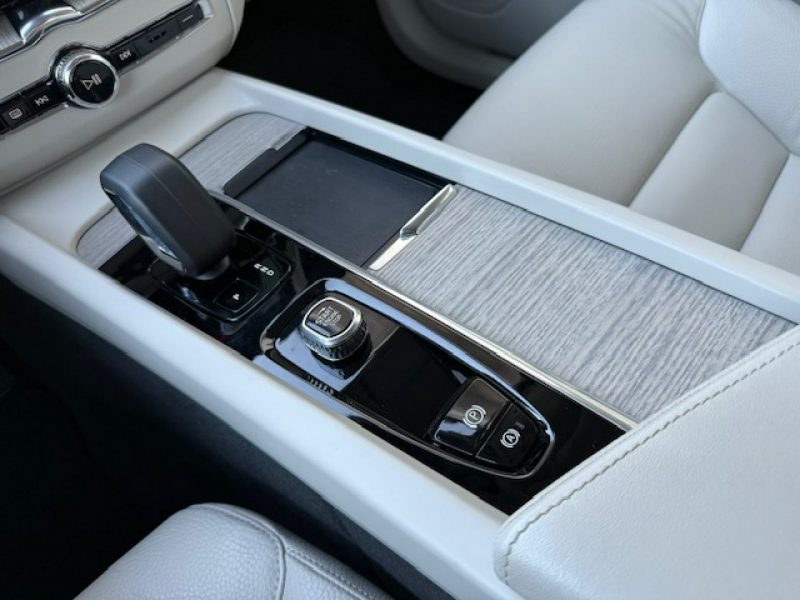 Volvo XC 60 NOWY MODEL, JASNY ŚRODEK, B4 DIESEL, 197PS, SUPER STAN! II (2017-)
