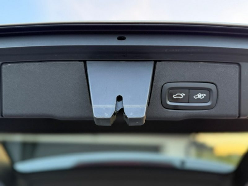 Volvo XC 60 NOWY MODEL, JASNY ŚRODEK, B4 DIESEL, 197PS, SUPER STAN! II (2017-)
