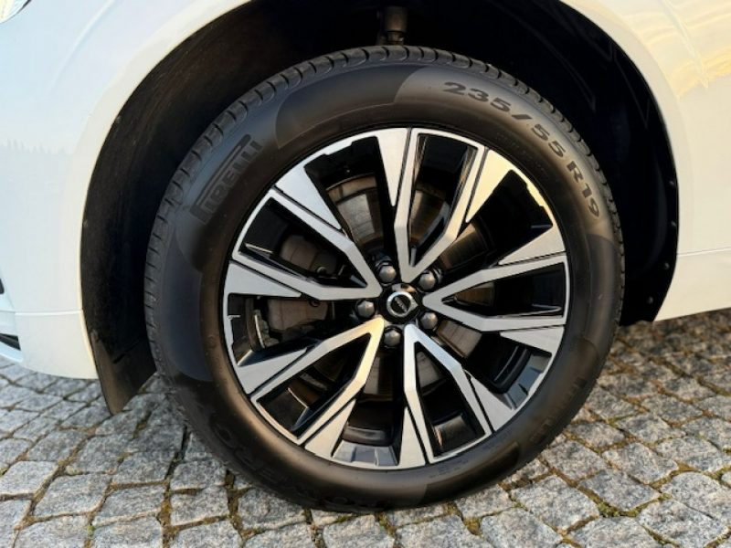Volvo XC 60 NOWY MODEL, JASNY ŚRODEK, B4 DIESEL, 197PS, SUPER STAN! II (2017-)