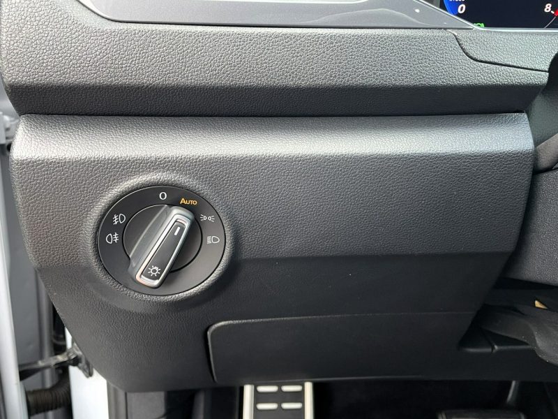 Volkswagen T-Roc R-Line,LED, Klima, Navi, Akt. Temp, Asystenci, CarPlay, Kamera Cofania