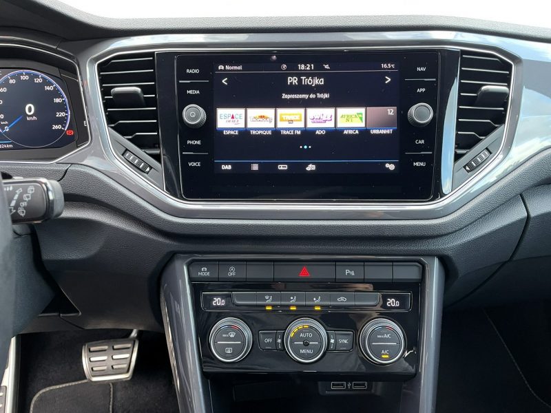 Volkswagen T-Roc R-Line,LED, Klima, Navi, Akt. Temp, Asystenci, CarPlay, Kamera Cofania