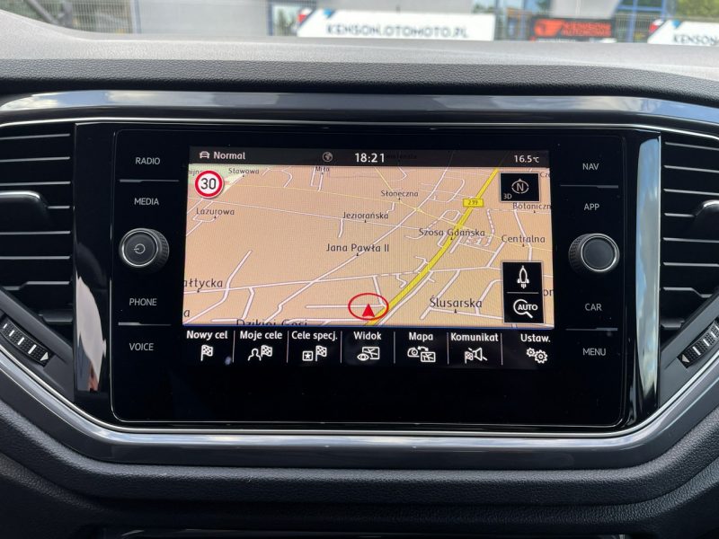 Volkswagen T-Roc R-Line,LED, Klima, Navi, Akt. Temp, Asystenci, CarPlay, Kamera Cofania
