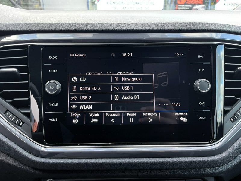 Volkswagen T-Roc R-Line,LED, Klima, Navi, Akt. Temp, Asystenci, CarPlay, Kamera Cofania