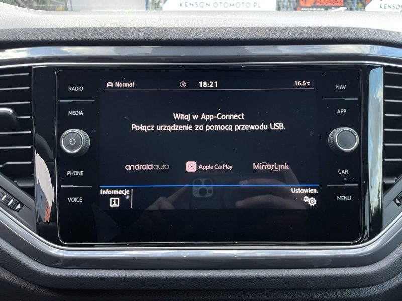 Volkswagen T-Roc R-Line,LED, Klima, Navi, Akt. Temp, Asystenci, CarPlay, Kamera Cofania