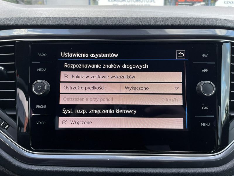 Volkswagen T-Roc R-Line,LED, Klima, Navi, Akt. Temp, Asystenci, CarPlay, Kamera Cofania