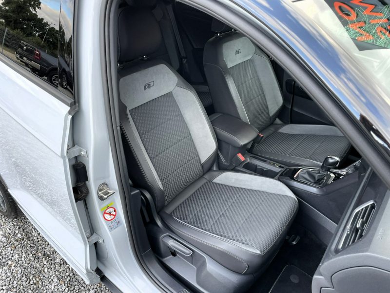 Volkswagen T-Roc R-Line,LED, Klima, Navi, Akt. Temp, Asystenci, CarPlay, Kamera Cofania